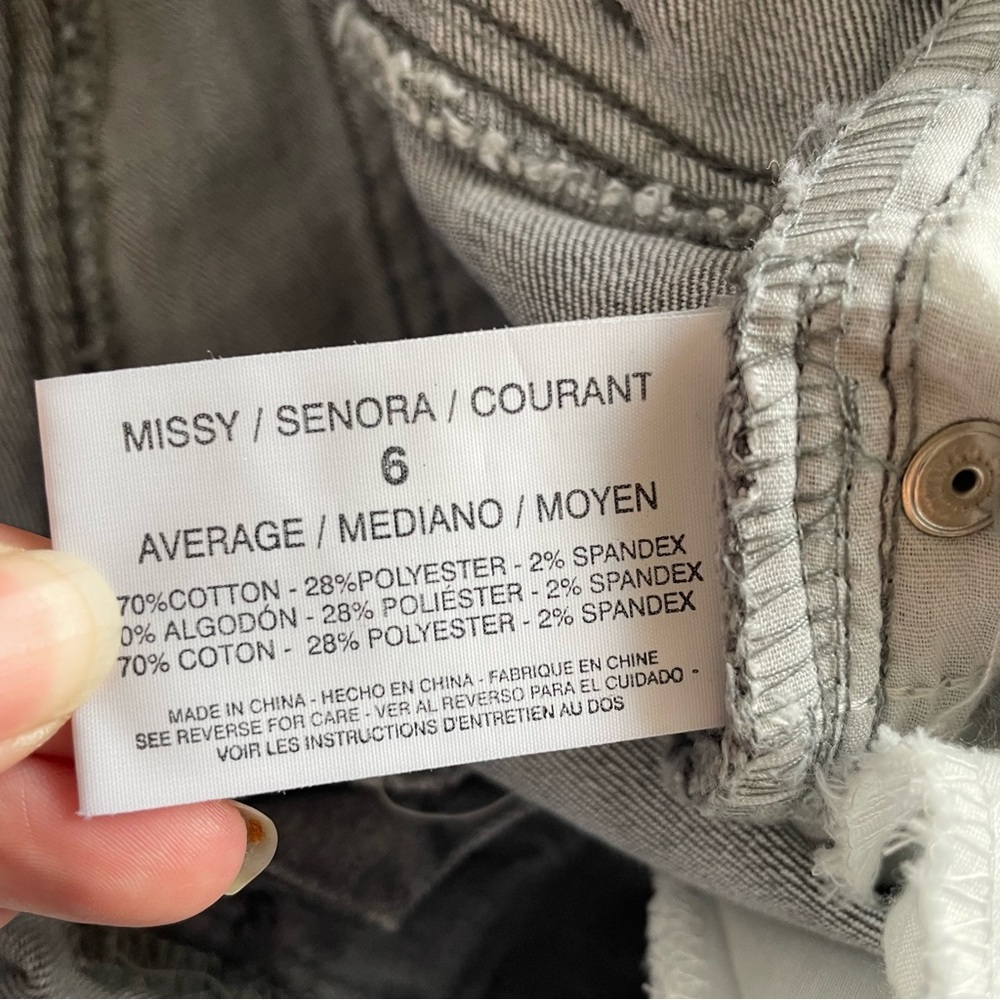 🟢3/$15 BANDOLINO Grey Mid Rise Skinny Jeans - Picture 5 of 7